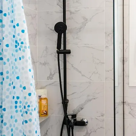 C.9 Ivy City_center *